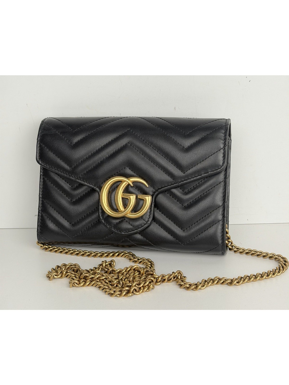 Gucci GG Marmont Shoulder Bag Mini Black Matelasse Leather & Gold-Tone Chain S06